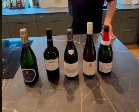 🎆✨ Årets vinmenu til nytårsmiddagen – sammensat af flasker fra øverste hylde ✨